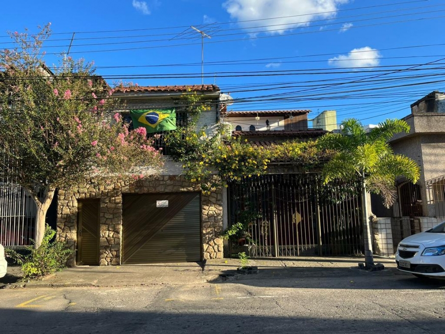 Casa Duplex - Venda - Juiz de Fora - MG - Mariano Procópio