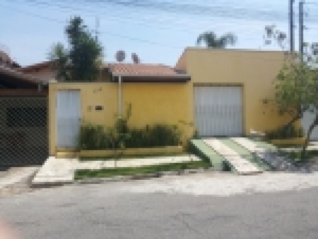 Casa - Venda - Pindamonhangaba - SP - Jardim Aurora
